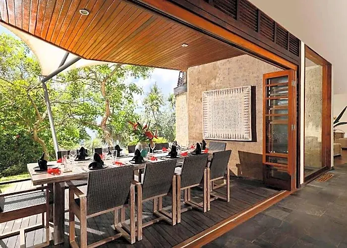 Precious Front 5 Bedroom Private Pool 别墅