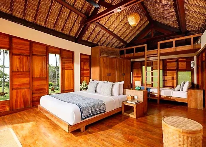 Precious Front 5 Bedroom Private Pool