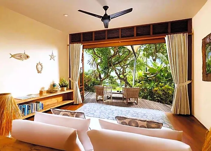 Precious Front 5 Bedroom Private Pool