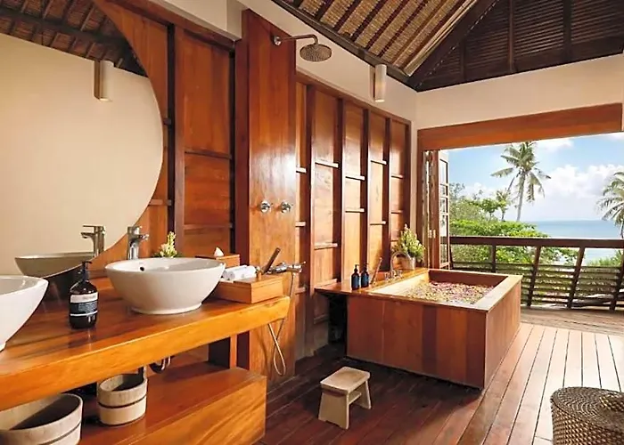 Precious Front 5 Bedroom Private Pool